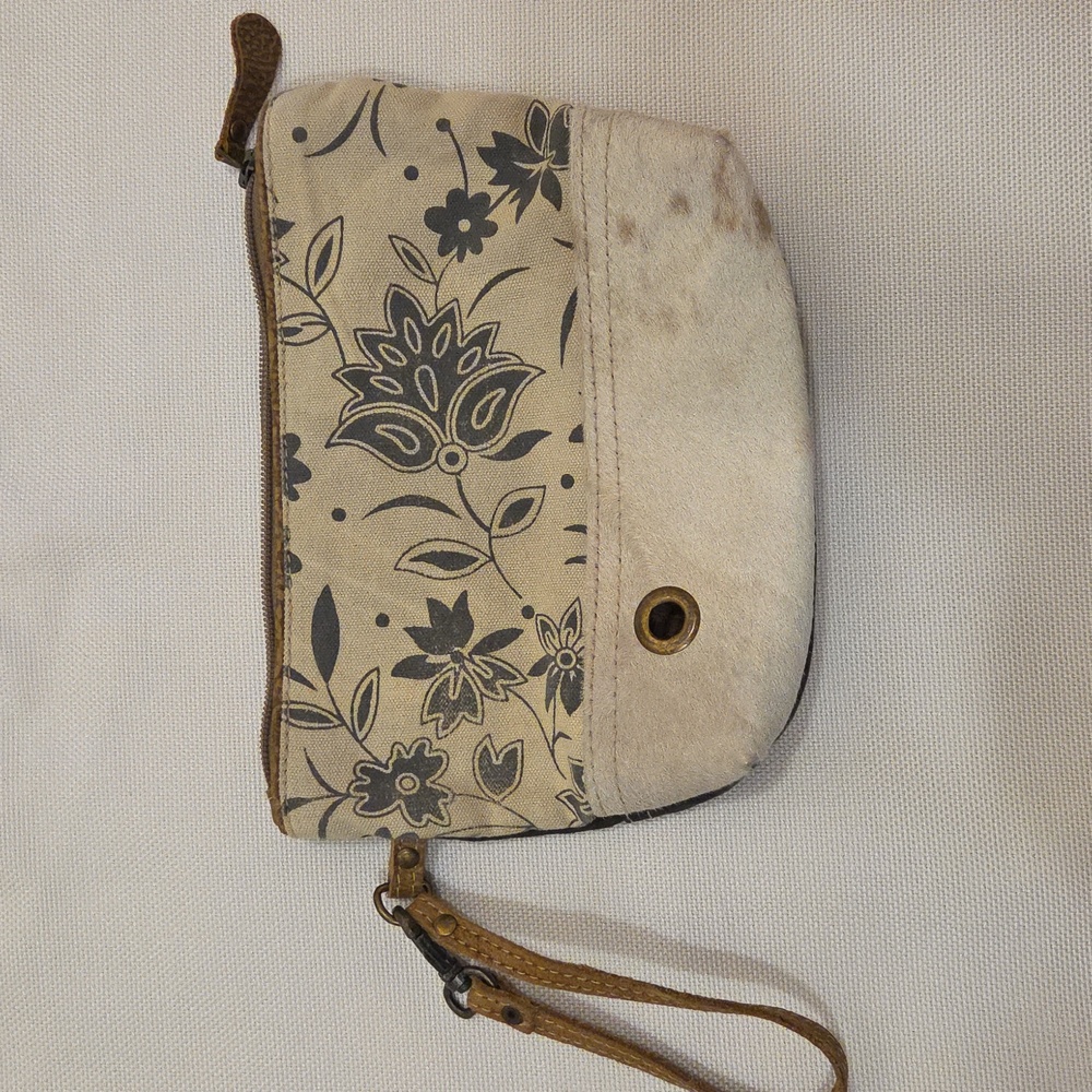 Myra bags Floral Clutch